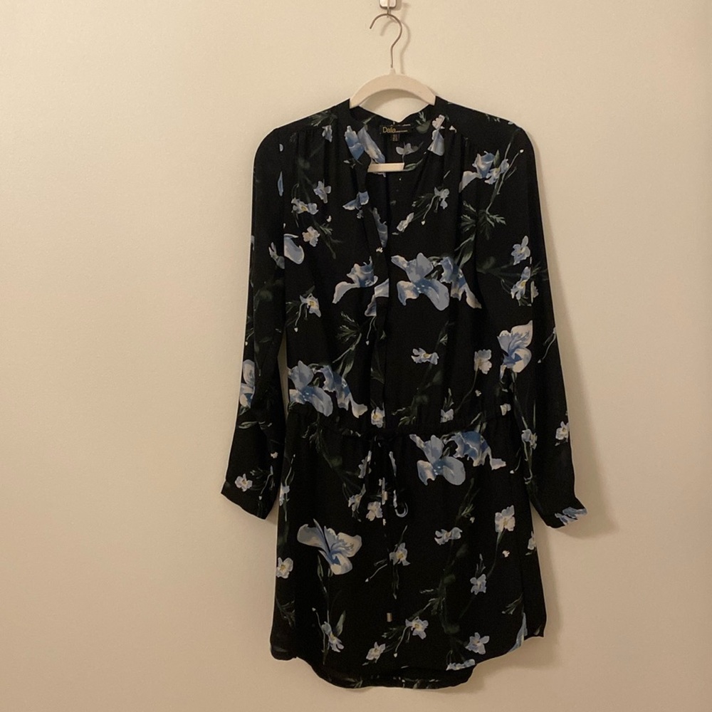 Black and blue short floral dress with a drawstring waist